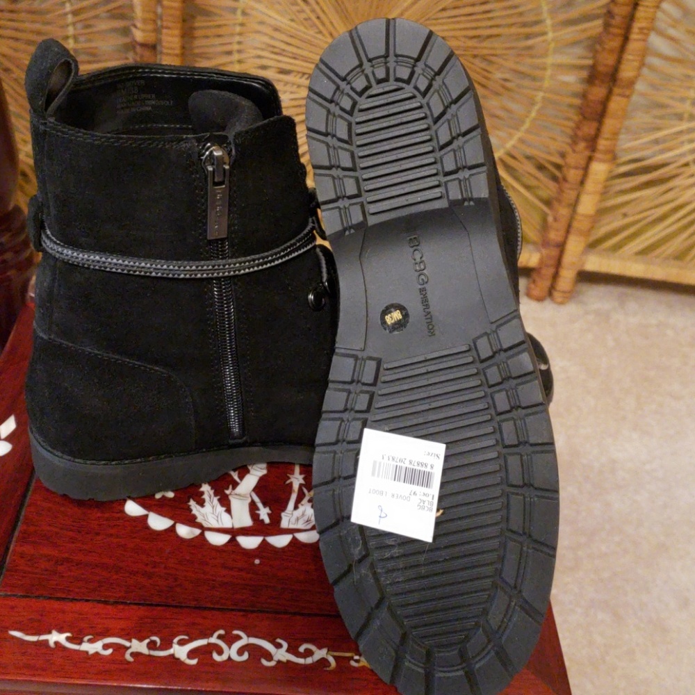 BCBG Hiking Boot - Picture 4 of 4